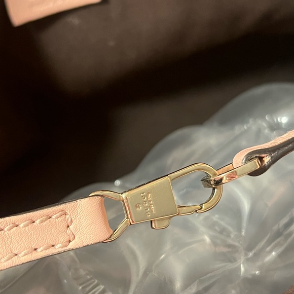 ๐ Gucci PYTHON ๐ EUC pink/tan/brown large bag with silver hardware. STUNNING. - Picture 9 of 16